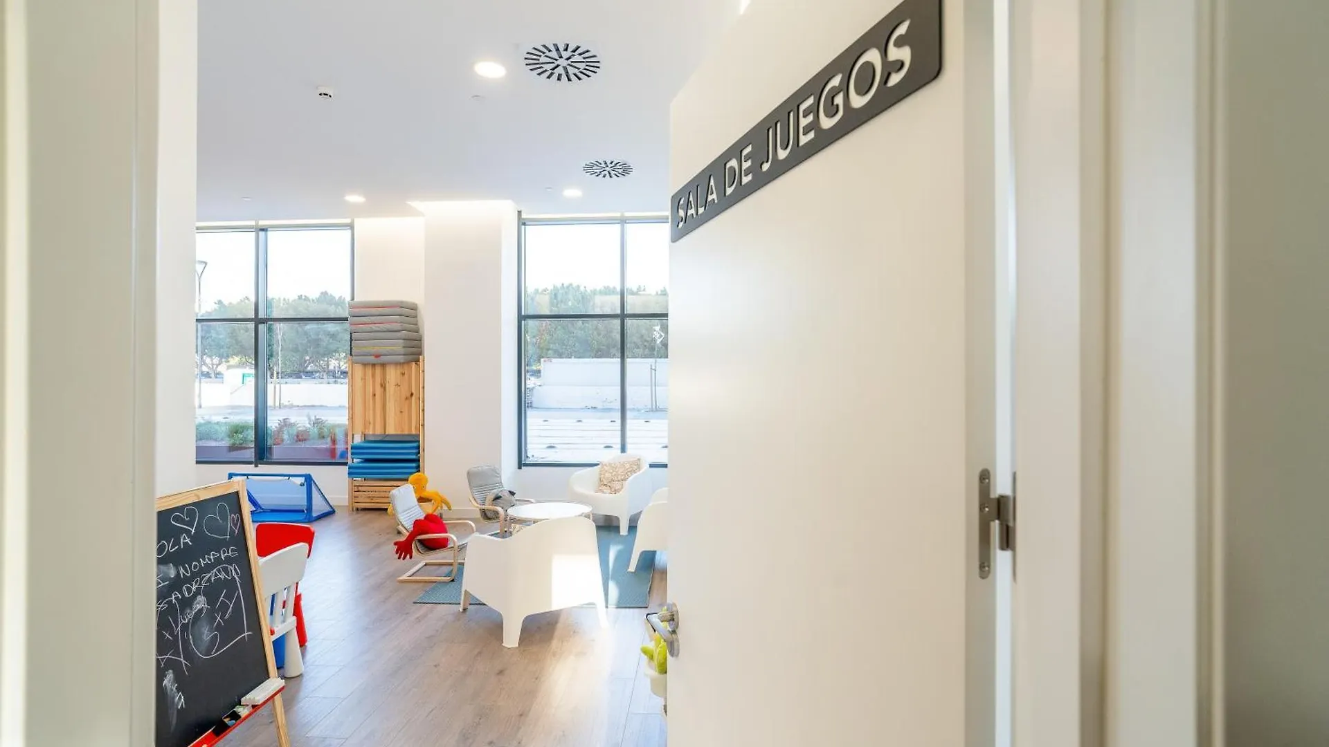 Malaga Tower Apartment 0*,